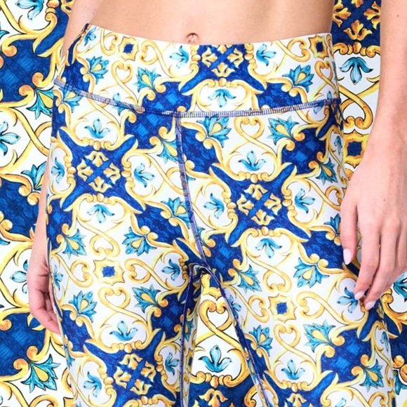 Not Your Ordinary Mono-Color Legging - Picture 4 of 5